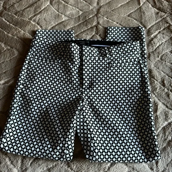 Black and White Geometric Patterned Pants EUC