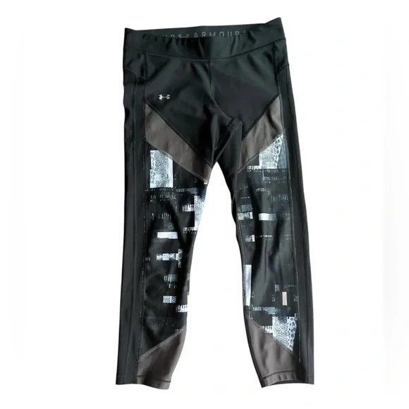 Under Armour women’s size, large Black and White Graphic Leggings