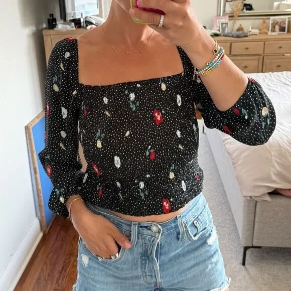 NWOT Abercrombie & Fitch Smocked Puff Long Sleeve Floral Crop Top SMALL