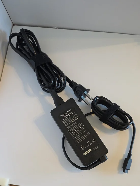 Insignia 65W AC Adapter, model number NS-PWL965 Multiple Changable Adapters