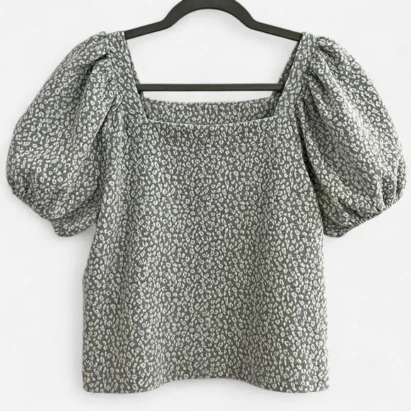 LOFT Gray + White Leopard Knit Puff Sleeve Blouse