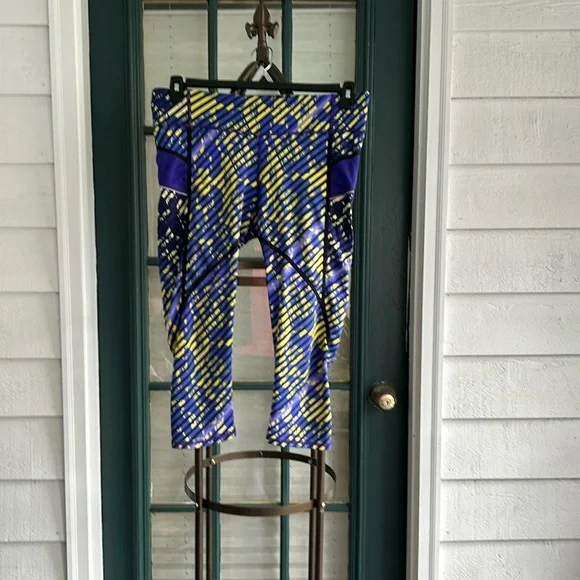 Athleta Radiant Stride Running Yoga Workout Capris Blue Yellow Size Medium