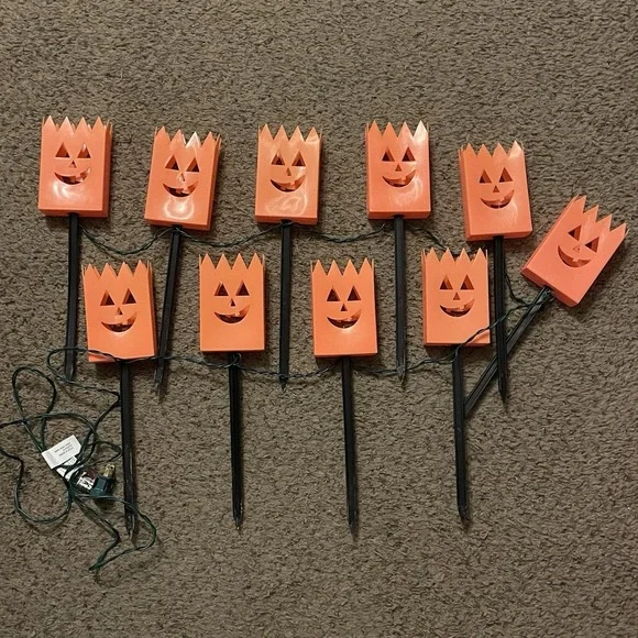 Vintage 1990s Halloween Jack O Lantern Pathway Lights Set‎ of 10 Pumpkin Stakes