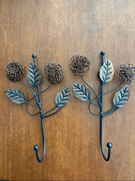 Metal Floral Wall Hooks in Bronze Finish - Set of 2