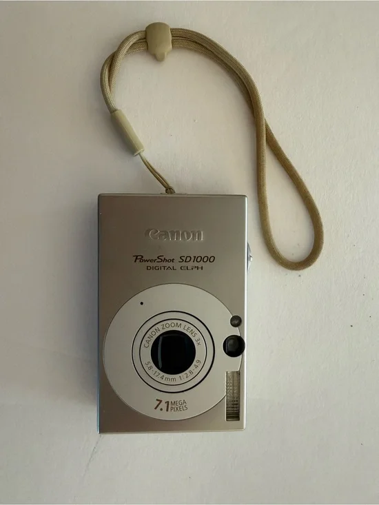 Canon PowerShot SD1000 Compact Digital ELPH with Accessories/Case DigiCam/Y2K