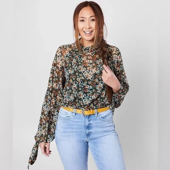 Free People All Dolled Up Mesh Floral Sheer Cropped Front Insert Lining Blouse M