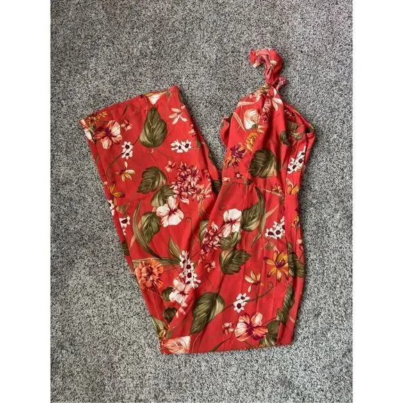 ❤️Xhilaration Floral Jumpsuit