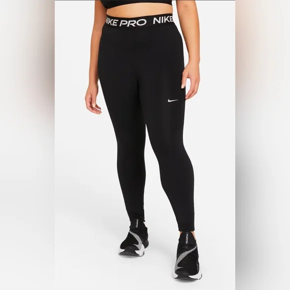 Nike Women's Black Leggings, Size Extra Large