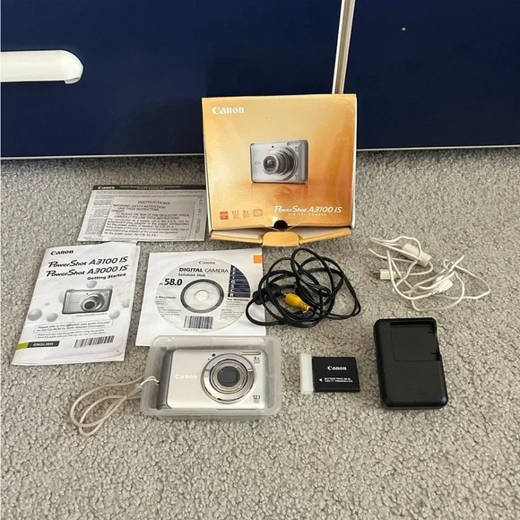 Canon PowerShot A3100 IS Digital Camera w/ Charger, Battery / NO Memory Card