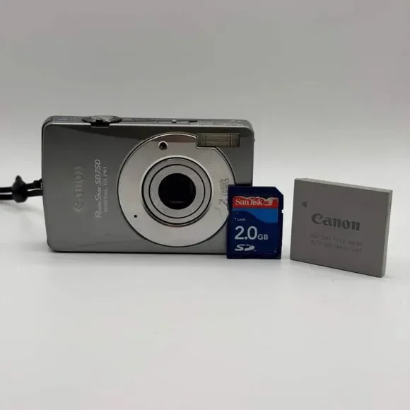 Canon Powershot SD750 Digital ELPH 7.1MP Digital Camera SD Card + Battery