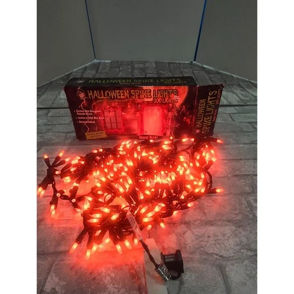 Tomb Town 300 Lights Halloween‎ Spike Mini Lights Orange NOS New 9 Feet