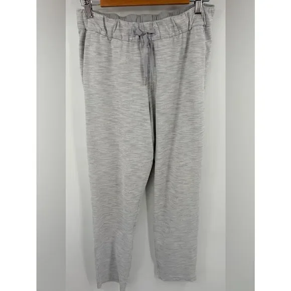 Lululemon on the fly pant light gray 27” women’s 8 athleisure performance
