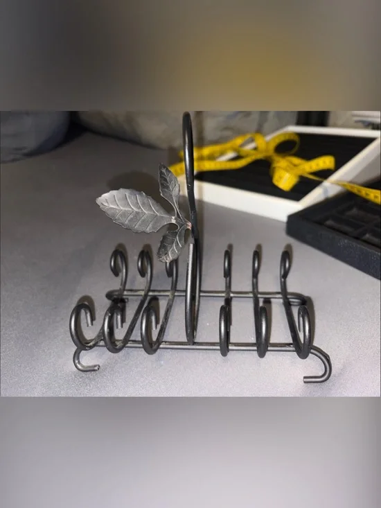Black Metal ring holder Rack with Decorative Leaf Accent