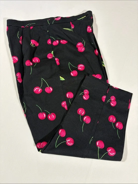 Briggs New York Black Cherry Print Capris size 8