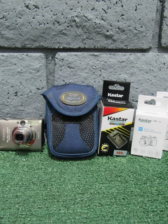 Canon Powershot SD900 Digital Elpha 10MP Camera Titanium PC1206 2 New Batteries