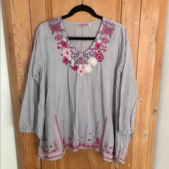 Johnny Was Gray Pink floral appliqué embroidered tunic