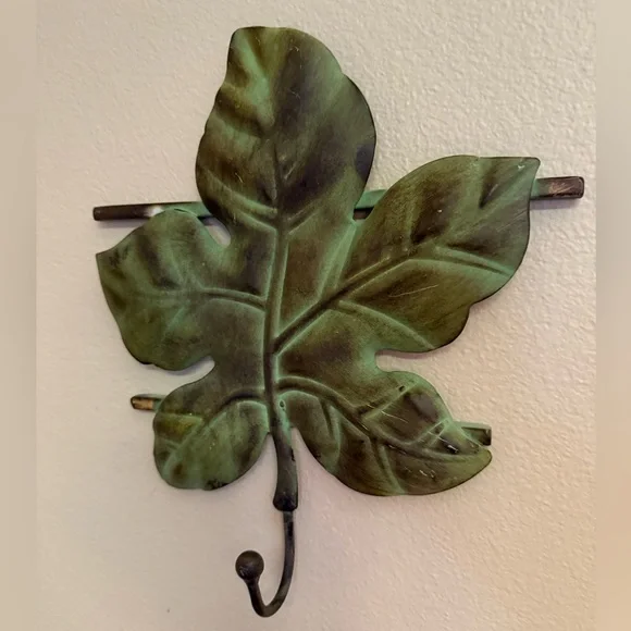 Metal Green Leaf Wall Hook