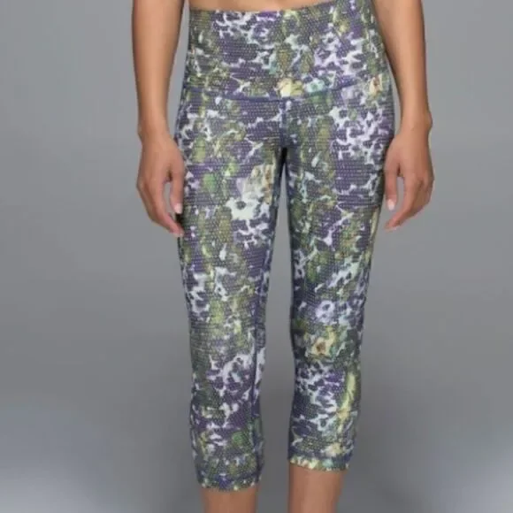Lululemon High Rise Wunder Under Crop II Roll Down Floral Iris Print size 4