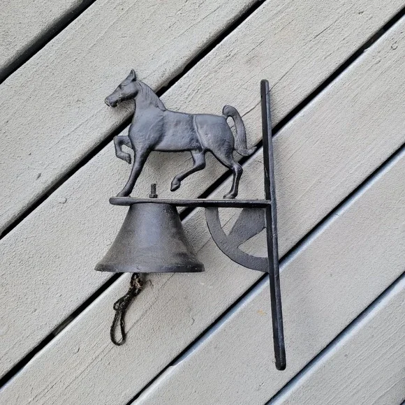 Vintage Black cast Iron Door Welcome Dinner bell with Horse wall mount Metal