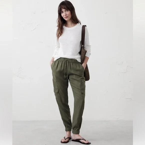 Banana Republic TENCEL™ CARGO JOGGER Steel Green Women's Cargo Pants
