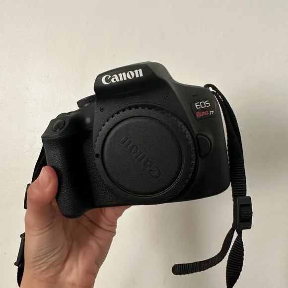 Canon EOS Rebel T7 DSLR Camera