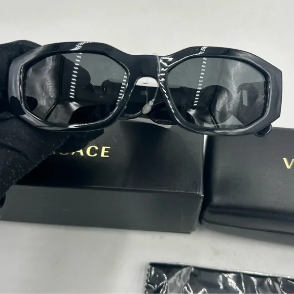 Unisex Versace Medusa head sunglasses 43815380/8 753-018-1403N made in Italy