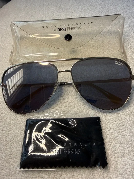 Quay X Desi Perkins - High Key Mirrored Aviator Sunglasses