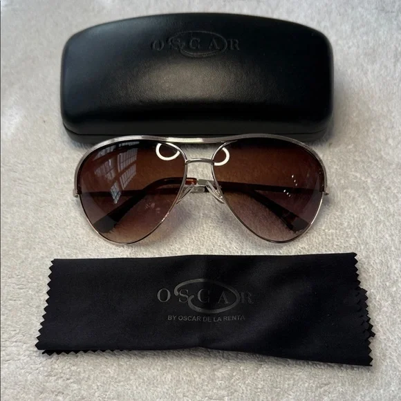 Oscar de la Renta Gold Silver Metal Fashion Aviator Sunglasses with Brown Lenses