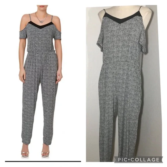 SIMPLY STYLED cold shoulder one piece romper Med