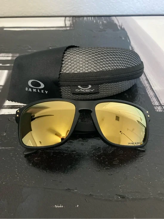 Oakley Holbrook Prizm Polarized 24k Gold OO9102