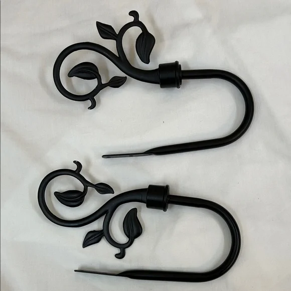 Stylish Black Leaf Wall Drapery Curtain Holdback Tieback Hooks Set of 2