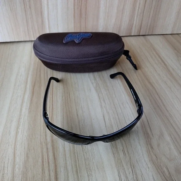 Maui Jim ONO #MJ 127-02 Black Sunglasses , France + Case