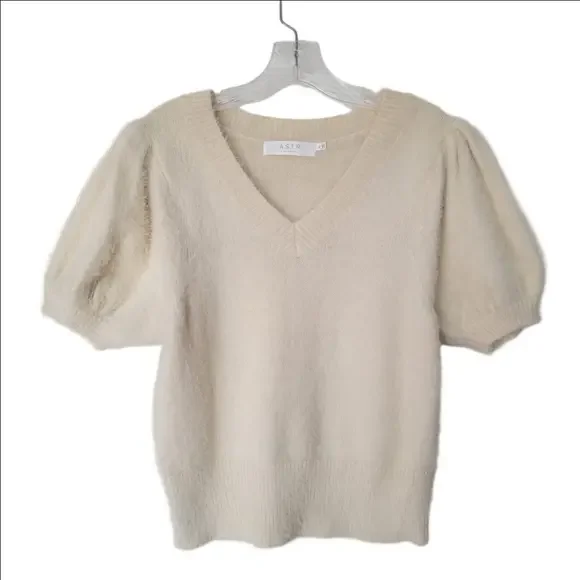 ASTR Prepy Fisherman Fuzzy Puff Sleeves Cream Top Size Large