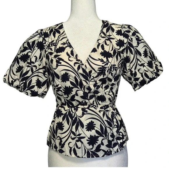 Old Navy Floral Wrap Top Womens S Navy‎ Ivory Puff Sleeve Feminine Cottagecore
