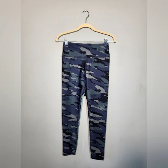 🌜 SOUL Camouflage Leggings Raised Silicone logo womens size S