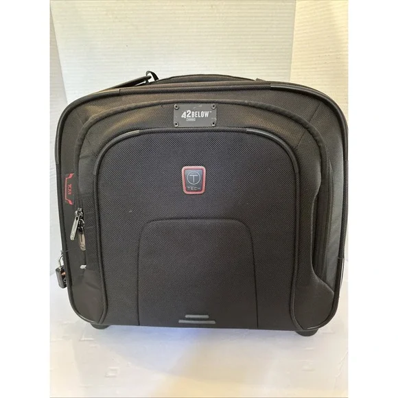 Tumi T-Tech Presidio Macarthur Wheeled Compact‎ Laptop Briefcase Style 67102D