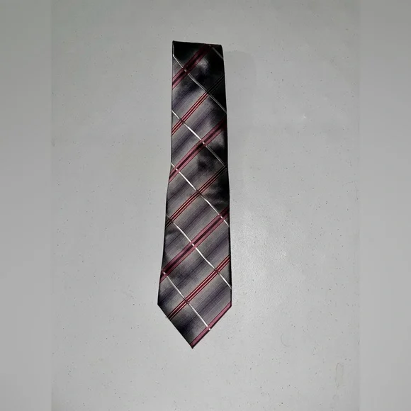 NIBag Van Heusen Plaid Tie