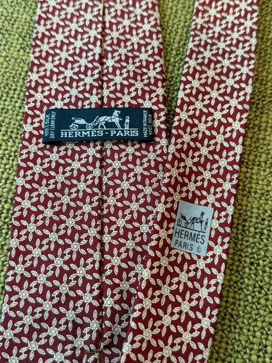 *Hermes Red Silk Tie Geometric Atomic Print all over pattern