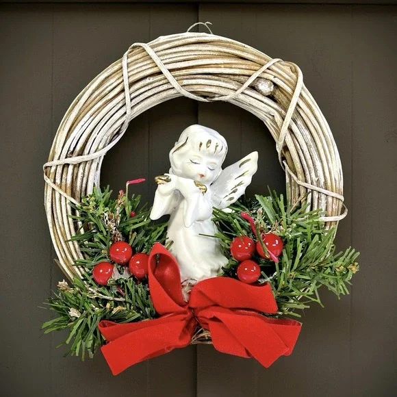 Vintage Hand Crafted Christmas Wreath Porcelain‎ Angel Holly Berry Bow Kitsch 6