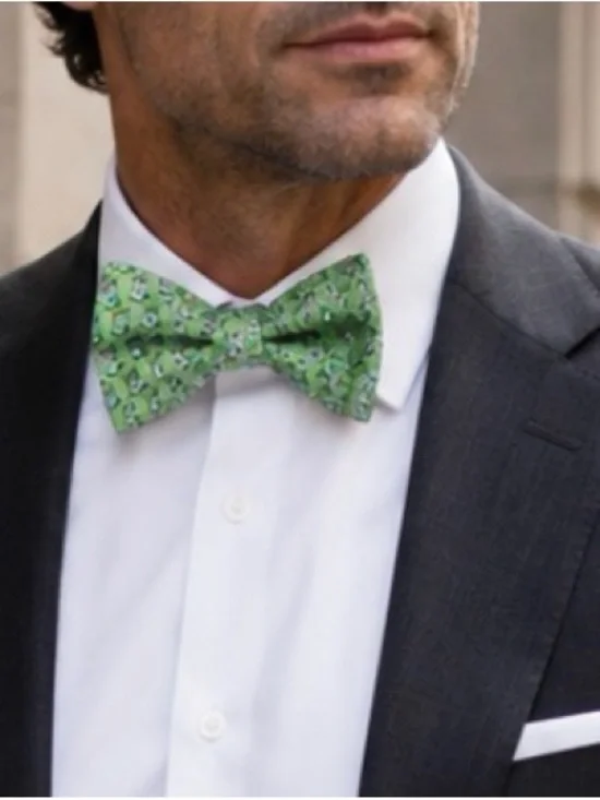 Vineyard Vines Kentucky Derby Style Light Green Patterned Silk Bow Tie