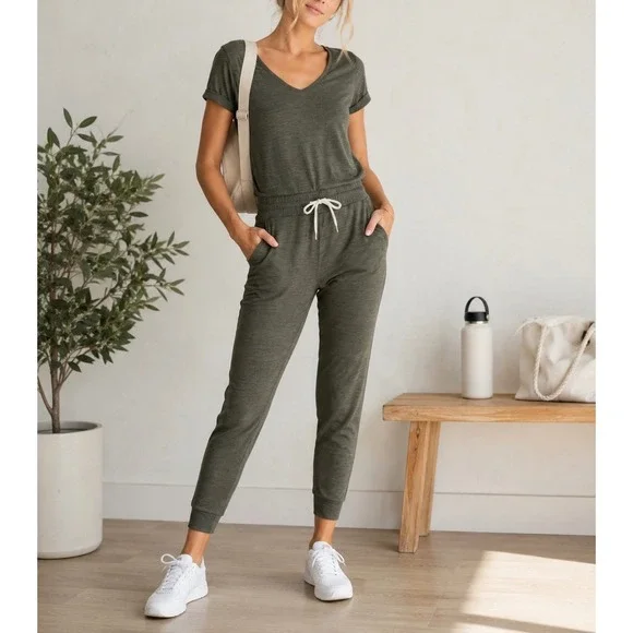 VUORI All Day Short Sleeve Jumpsuit in Heather Green VW424