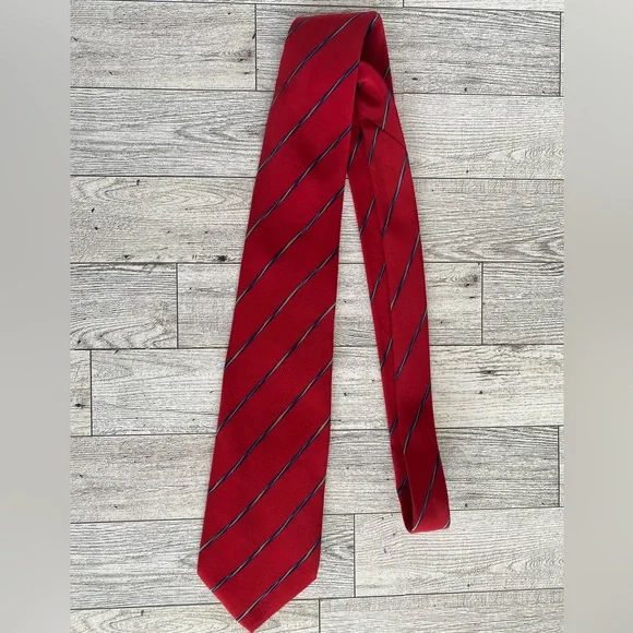 Vintage FENDI‎ Roma Men's Neck Tie Red With Blue Stripes Silk 58” Long 3” Wide