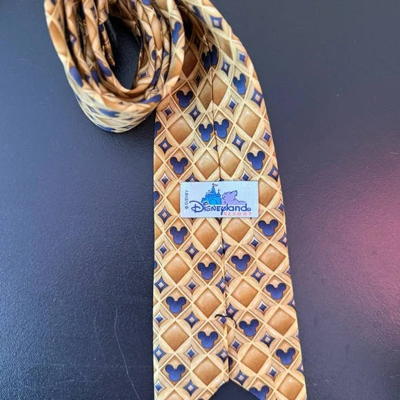 Walt Disney World Tie Men's Disneyland Mickey‎ Mouse Silhouette Silk