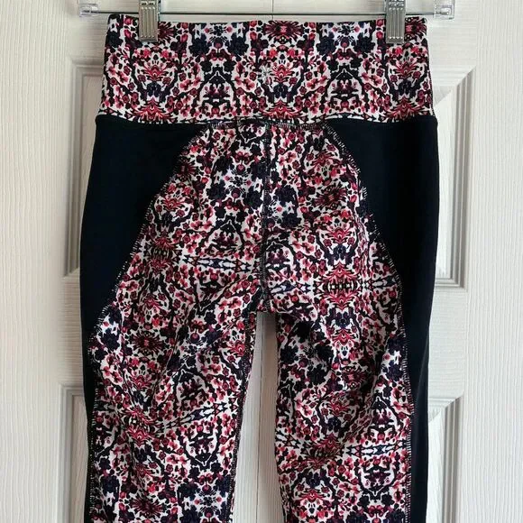 Athleta Leggings Women's XS Navy & Coral Floral Athletic Capris Activewear
