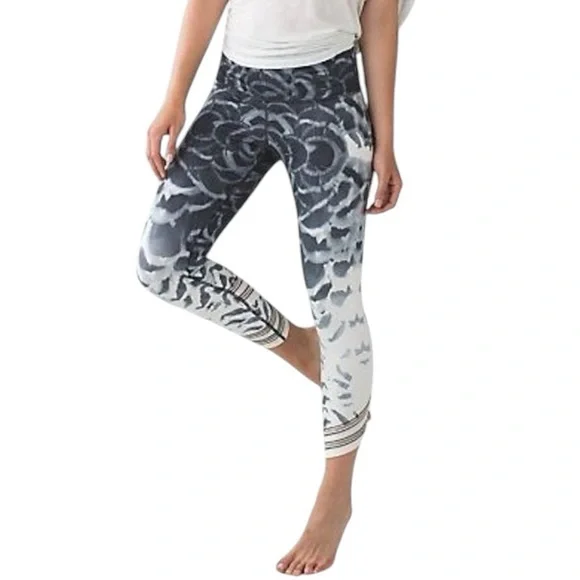Lululemon High Times Pant *SE size 4 in Plume Angel Wing