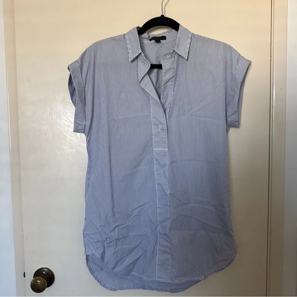 J.crew women’s Short Sleeve popover top in blue stripe size 4 Tall