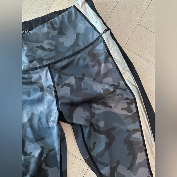 Veronica Beard x Bandier workout Leggings
