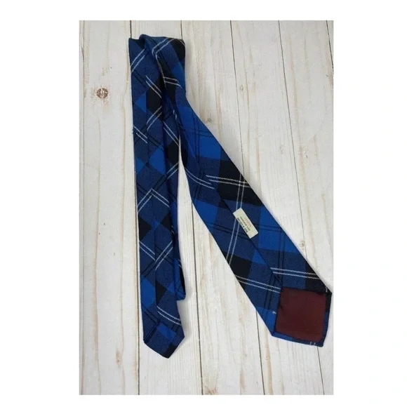 Vintage Pure New Wool Ramsay Blue Tartan Tie - MADE IN SCOTLAND