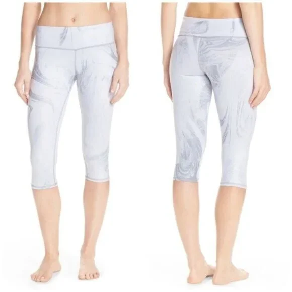 ALO YOGA Airbrushed Performance Capri Leggings White Gray Swirl Marble Sz XS
