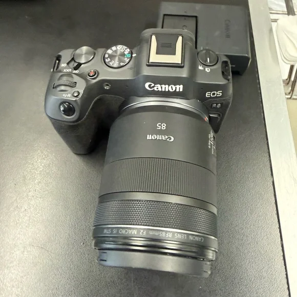 Canon R8 EOS Mirrorless Camera + Black 85mm Lens R vlog youtube content